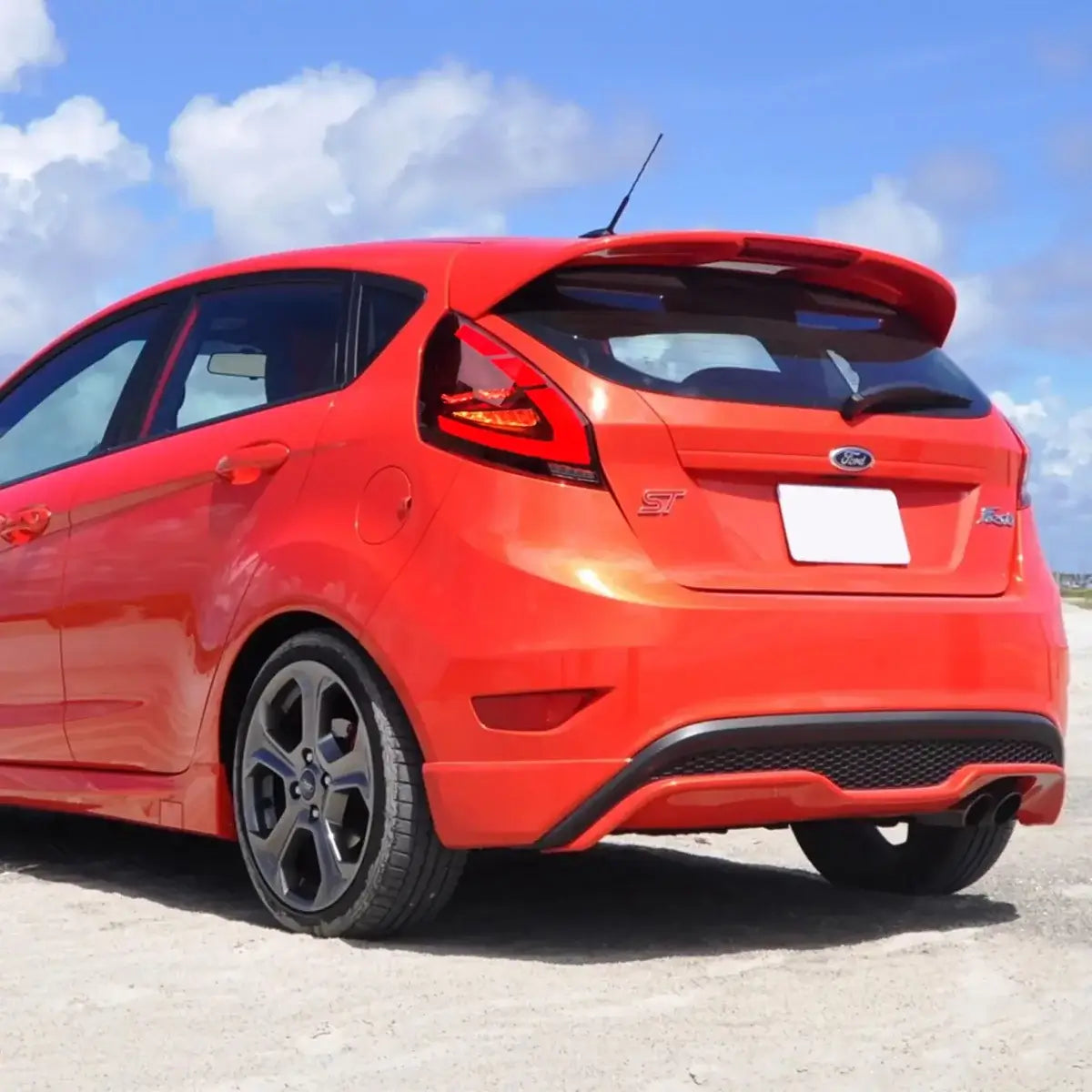 Vland LED taillights For 2009-2017 Ford Fiesta Hatchback/Van Canada